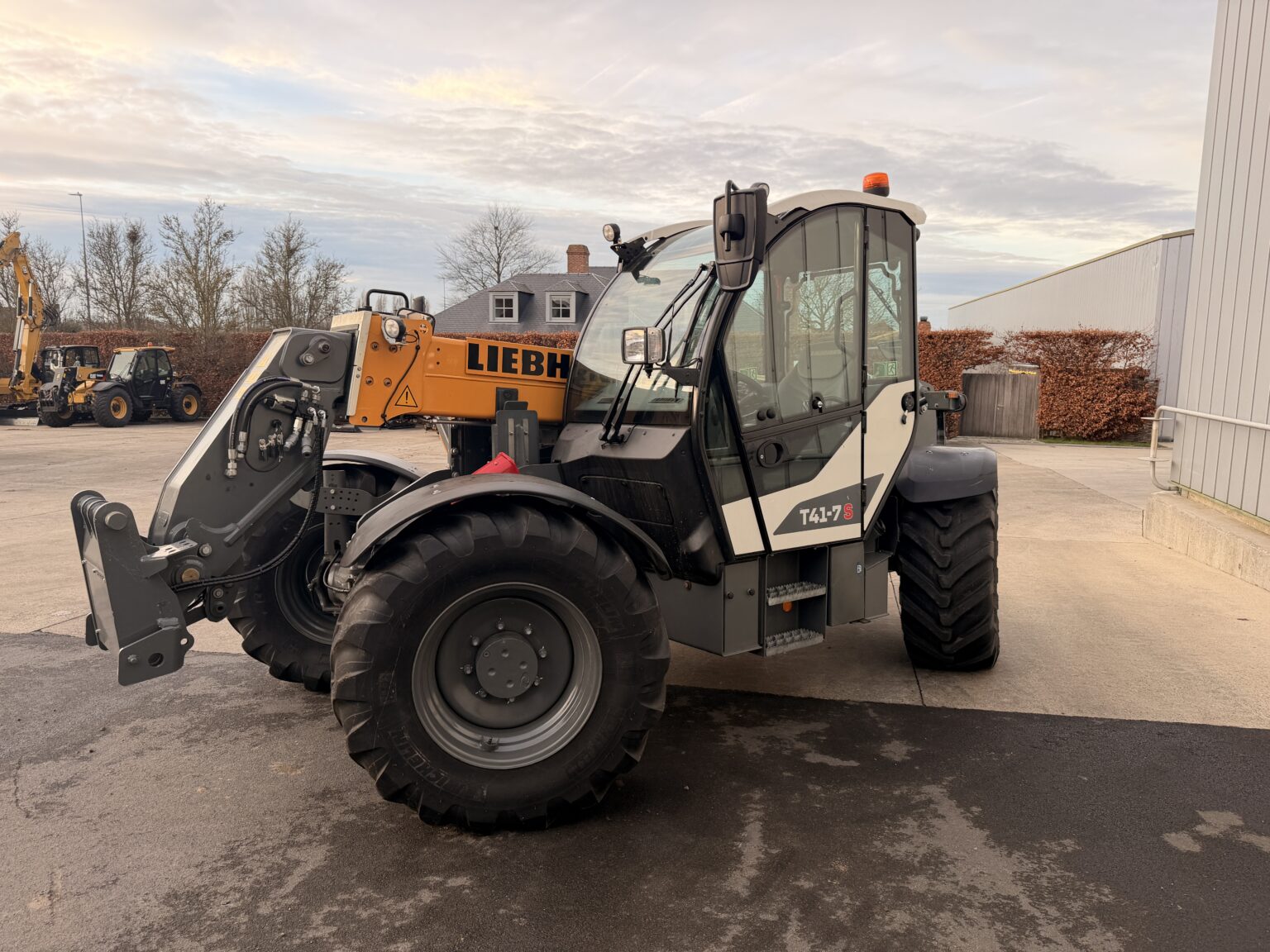 Liebherr T41-7s verreiker van 12/2023 met 1.400 uur bij Mylle H. in Bellegem